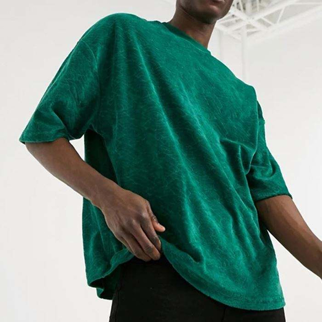 Divat &uuml;res, kiv&aacute;l&oacute; minős&eacute;gű p&oacute;l&oacute;k, t&uacute;lm&eacute;retezett f&eacute;l ujj&uacute;, sima vel&uacute;r f&eacute;rfi vastag p&oacute;l&oacute;