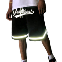 Κομψό ανδρικό σορτς με εμπριμέ μονόγραμμα