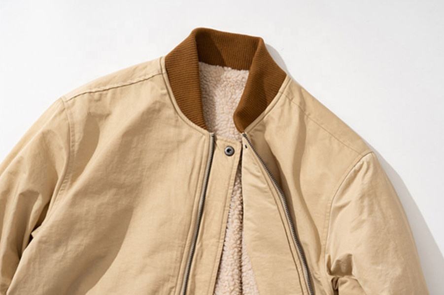 OEM-valmistajan mukautettu miesten jalustakaulus rento lampaan untuva baseballtakki