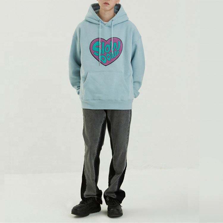 Felpe con cappuccio con toppe ricamate in ciniglia di alta qualit&agrave; da uomo del produttore OEM Felpe con cappuccio alla moda personalizzate per uomo