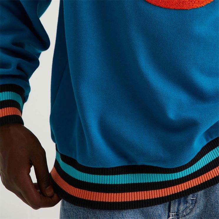OEM-valmistajan Custom Chenille Brodeerattu Pathces Pullover Crewneck collegepaita miehille huppari