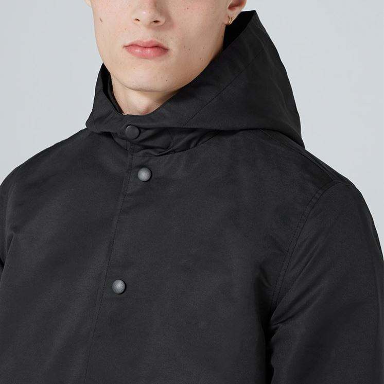 Gestalten Sie Ihre Marke individuell: Lang&auml;rmlige, einfarbige Windjacke f&uuml;r Trainer mit Kapuze