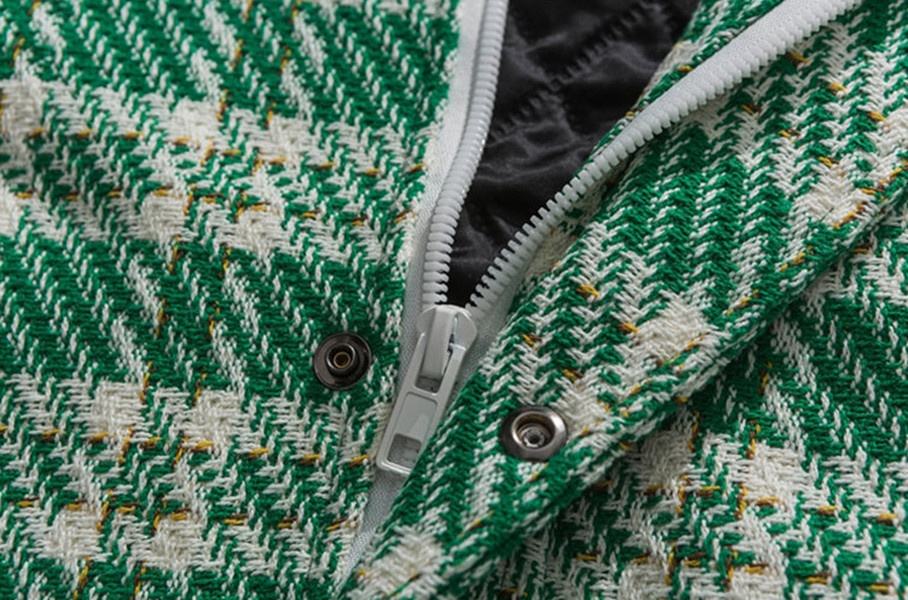 Oem ထုတ်လုပ်သူ စိတ်ကြိုက်အမျိုးသားများအတွက် ချည်သားအဖုံးပါသော အလင်းအမှောင်အရောင် ချုပ်ရိုးအင်္ကျီလက်တို သေးငယ်သော ချည်သားအင်္ကျီ