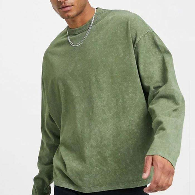 Порожня футболка з власним логотипом. Чоловіча футболка з довгим рукавом і довгими плечима. Важка вага, 100% бавовна, вінтажні прані футболки