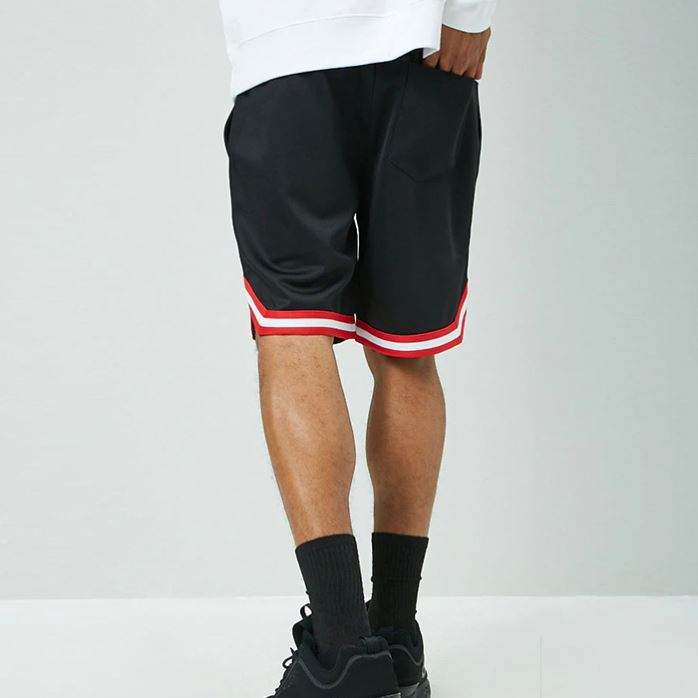 새로운 도착 반바지 스트라이프 트림 남성 패션 여름 짧은 바지