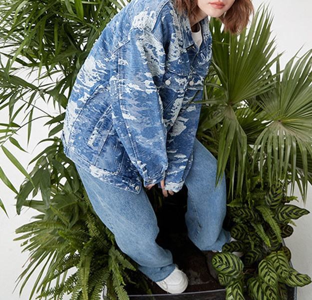 OEM-produsent Engros Denim Tie Dye Personlighet Plussst&oslash;rrelser Mote tredimensjonal lommejakke