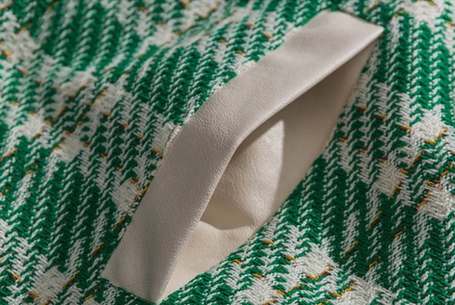 Oem ထုတ်လုပ်သူ စိတ်ကြိုက်အမျိုးသားများအတွက် ချည်သားအဖုံးပါသော အလင်းအမှောင်အရောင် ချုပ်ရိုးအင်္ကျီလက်တို သေးငယ်သော ချည်သားအင်္ကျီ