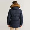 สวมใส่เสื้อแจ็คเก็ตผู้ชายฤดูหนาวแขนยาว Faux Fur Hood ซิปด้านหน้า Patch กระเป๋าเสื้อฤดูหนาวผู้ชาย