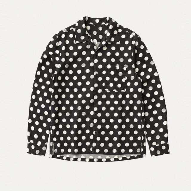 Produttore OEM Nuovo design alla moda 100% poliestere punti bianchi camicie a maniche lunghe nere per uomo