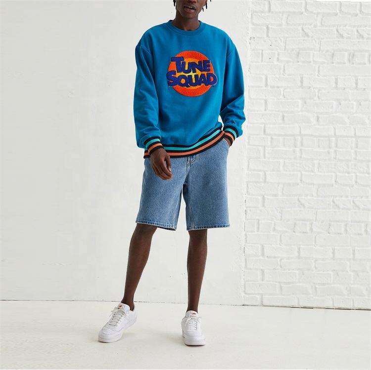 OEM-valmistajan Custom Chenille Brodeerattu Pathces Pullover Crewneck collegepaita miehille huppari
