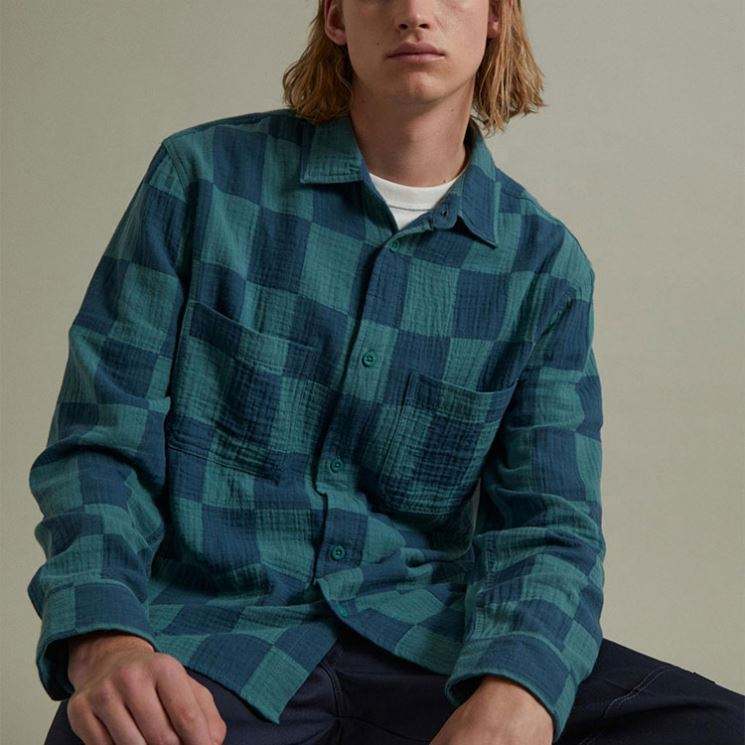 Camicia a quadri scozzese a maniche lunghe da uomo con bottoni personalizzati del produttore OEM con tasche sul petto