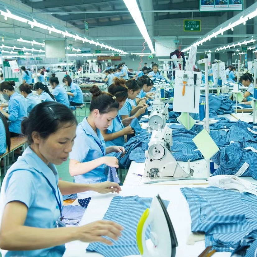 Tajomstvo šk&aacute;lovania vašej značky: Prečo je rozhoduj&uacute;ci v&yacute;ber spr&aacute;vneho v&yacute;robcu oblečenia