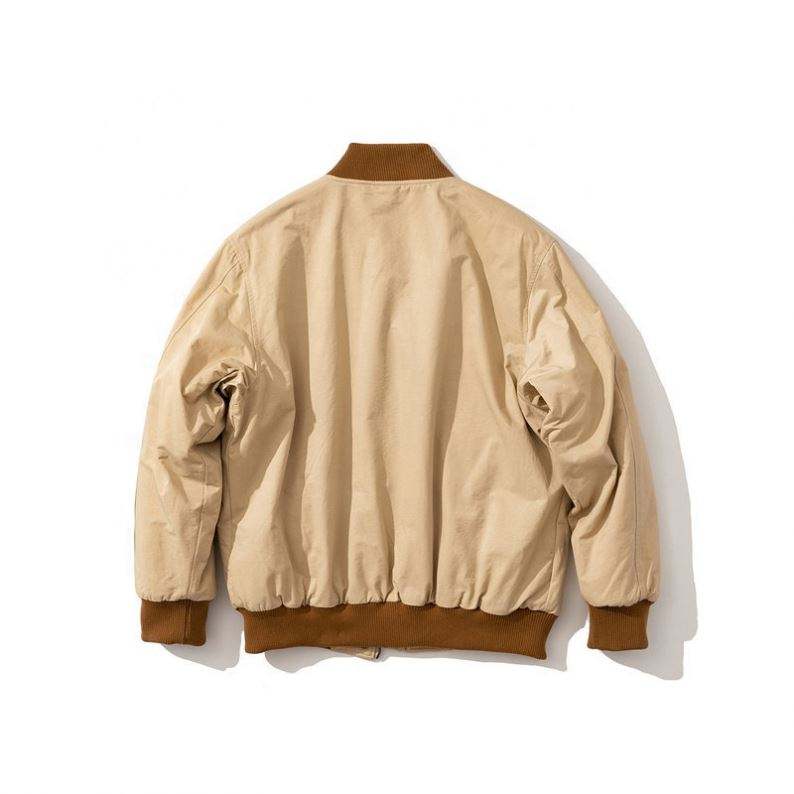 OEM-valmistajan mukautettu miesten jalustakaulus rento lampaan untuva baseballtakki