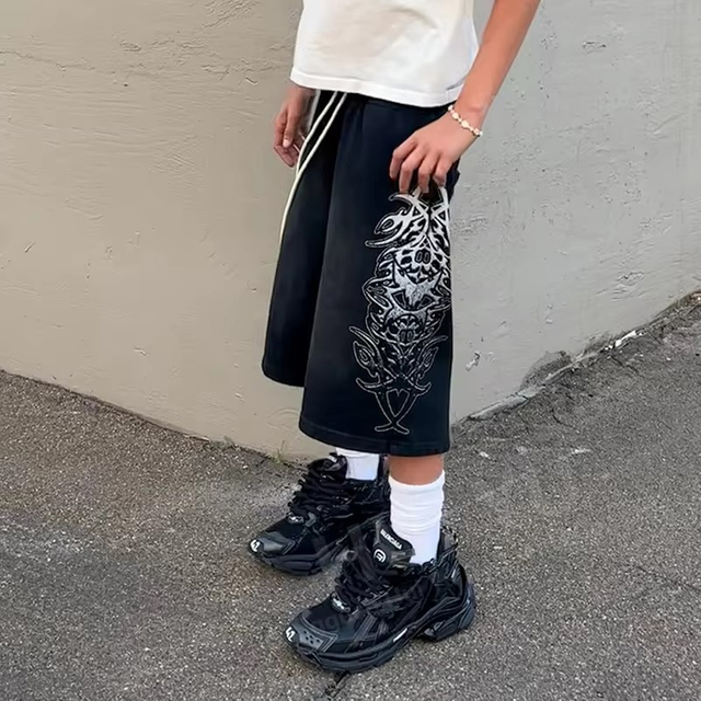 Brugerdefineret vintage Streetwear DTG-trykt m&aelig;nd tungv&aelig;gts 100% bomuld Midtalje Dobbelttaljet baggy solblegede brede benshorts